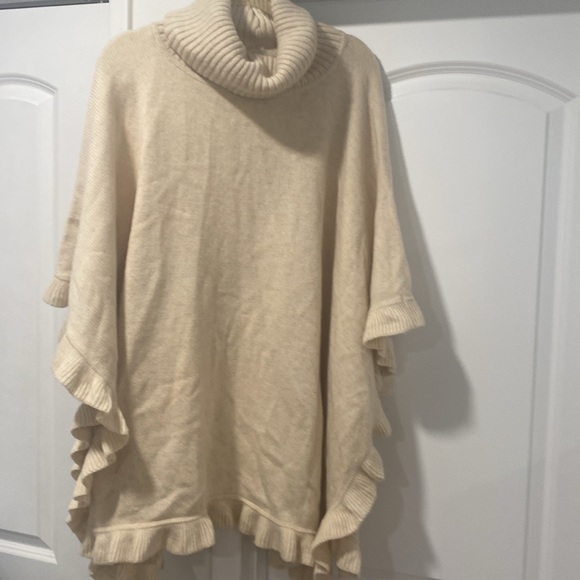 🆕 UGG Women's Jacey Wool Blend Turtleneck Poncho NWT - Picture 7 of 10